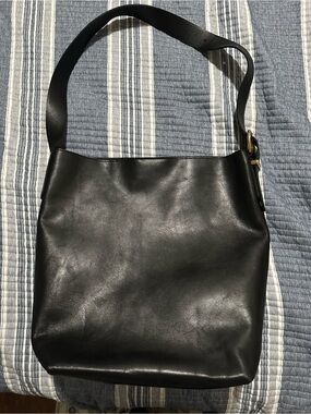 Madewell Black Leather bucket Shoulder Bag